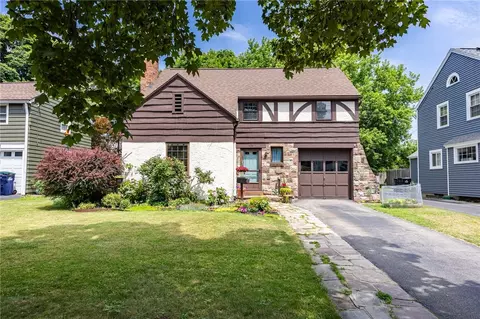 54 Covington Rd, Irondequoit, NY 14617