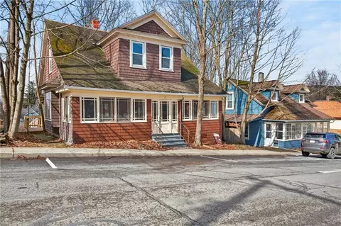 4 Third St, Oneonta, NY 13820