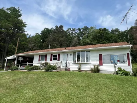 4 Crescent Dr, Newfield, NY 14867