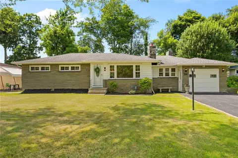 33 W Crest Dr, Gates, NY 14606