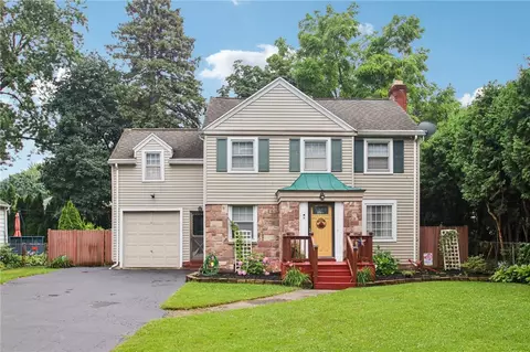 38 Kiniry Dr, Irondequoit, NY 14609