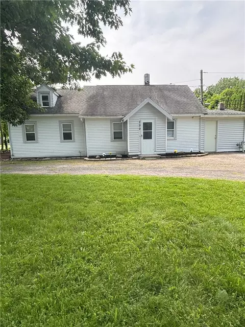 299 Mosley Rd, Greece, NY 14616