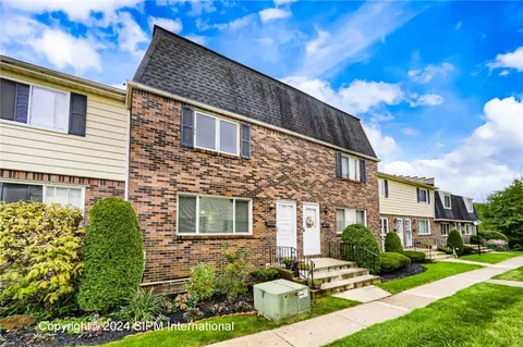 35 Stoneledge, Amherst, NY 14221