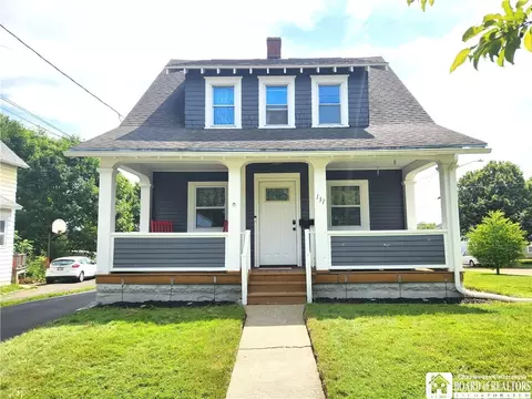 131 Sampson St, Jamestown, NY 14701