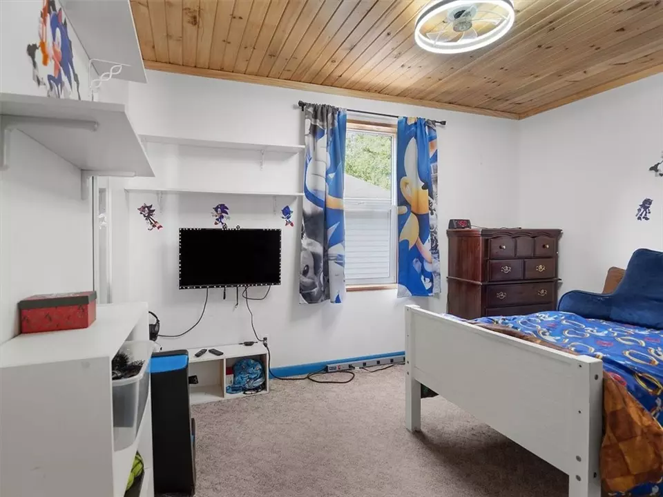 Bedroom - 10396 Linwood Rd N, Le Roy, NY 14482 photo 3 of 4