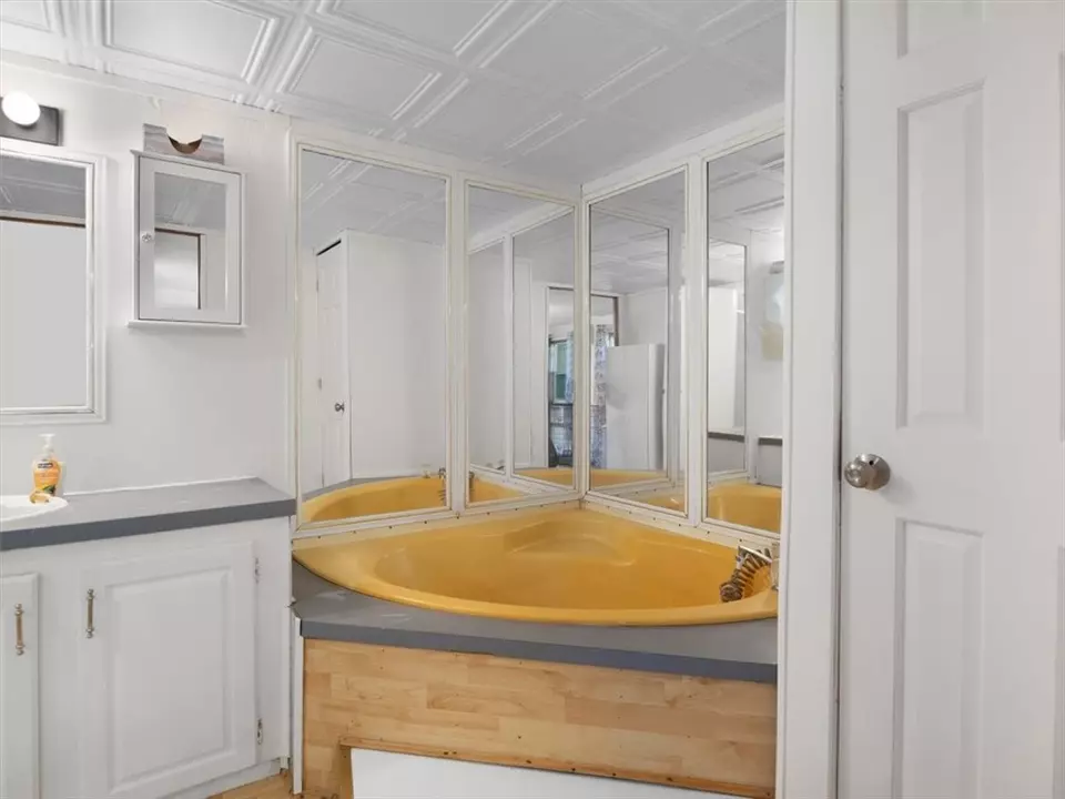 Bath - 10396 Linwood Rd N, Le Roy, NY 14482 photo 4 of 5