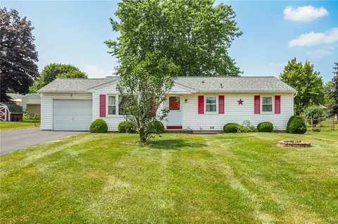 1176 Hook Rd, Farmington, NY 14425