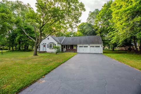 469 Covewood Blvd, Webster, NY 14580