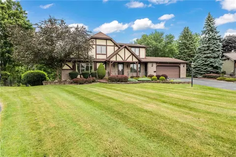 112 Red Rock Cir, Greece, NY 14626