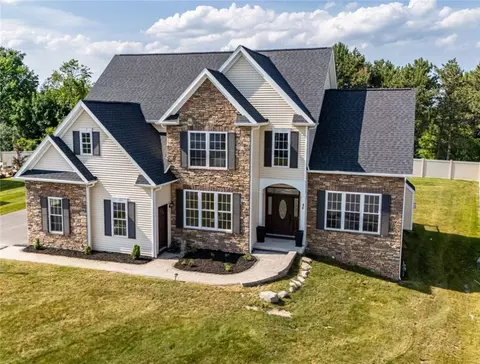 48 Nature Vw, Pittsford, NY 14534