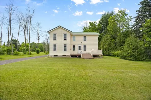 5993 S Geneva Rd, Sodus, NY 14551
