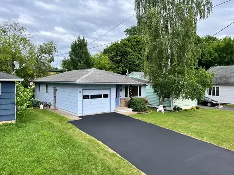 96 Vinal Ave, Irondequoit, NY 14609
