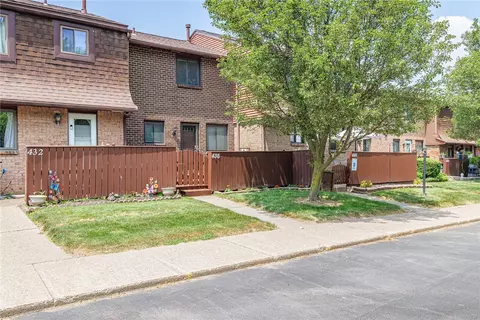 436 Surrey Hl, Rochester, NY 14623