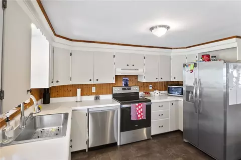 Kitchen - 174 Frontenac Hts, Irondequoit, NY 14617 photo 1 of 2