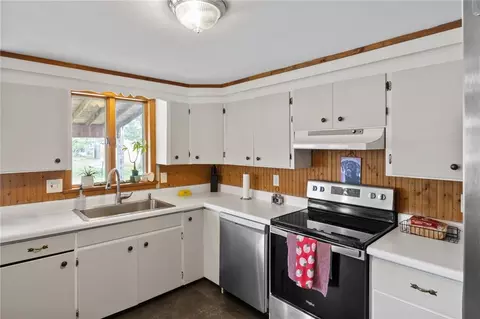 Kitchen - 174 Frontenac Hts, Irondequoit, NY 14617 photo 2 of 2