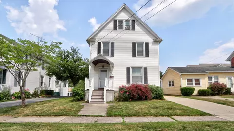 81 Oak St, Geneva, NY 14456