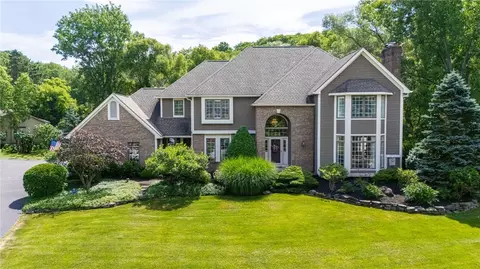 10 Sylvan Gln, Perinton, NY 14450