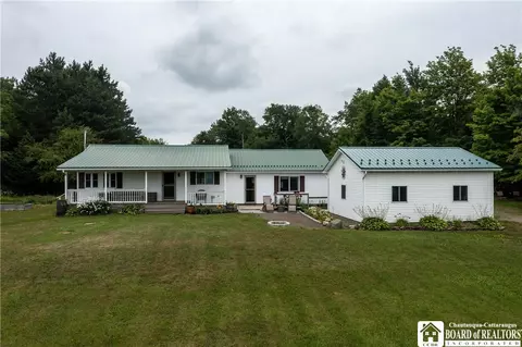 8800 Harmon Hill Rd, Pomfret, NY 14063