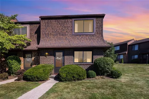124 Surrey Hill Way, Rochester, NY 14623