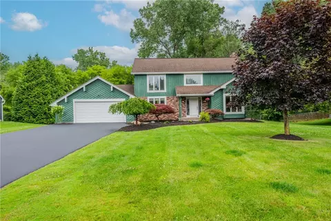 8 Pond Valley Cir, Penfield, NY 14526