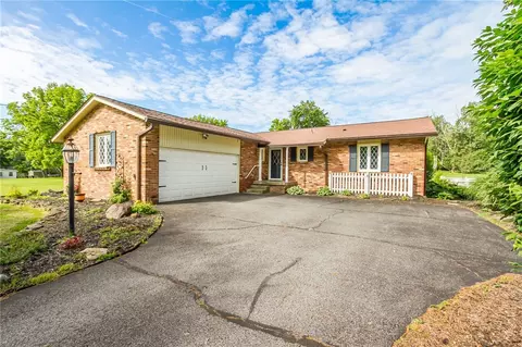 226 N Pearl St, Canandaigua, NY 14424