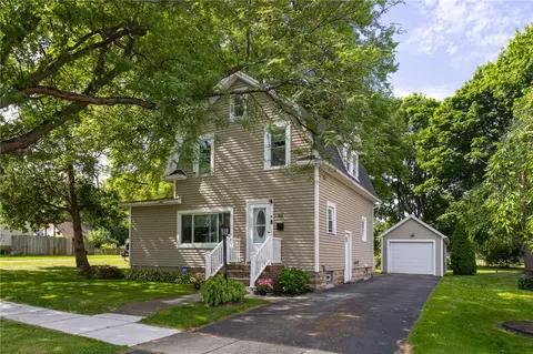 93 Atwell St, Rochester, NY 14612