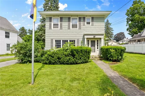 9 Grove St, Shortsville, NY 14548