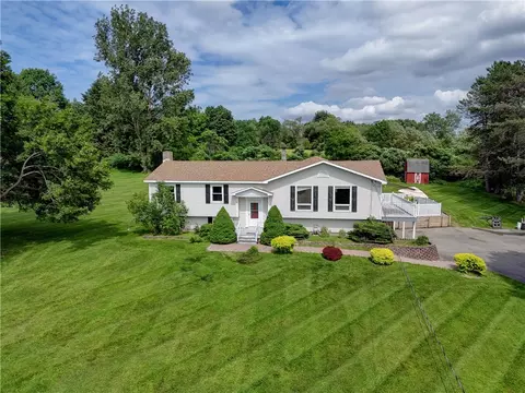 1566 Tracy Dr, Spafford, NY 13152