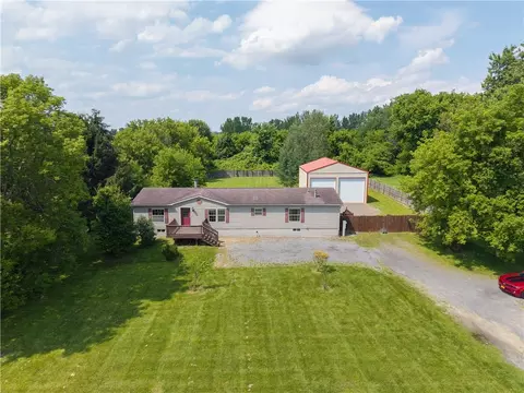 2968 State Route 5 And 20, Hopewell, NY 14561