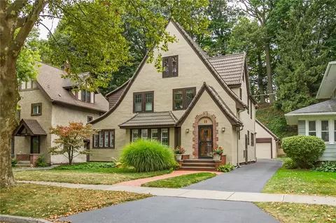 77 Highland Pkwy, Rochester, NY 14620