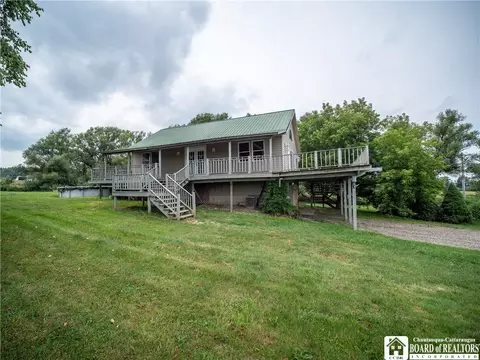 7789 Mile Strip Rd, South Dayton, NY 14138