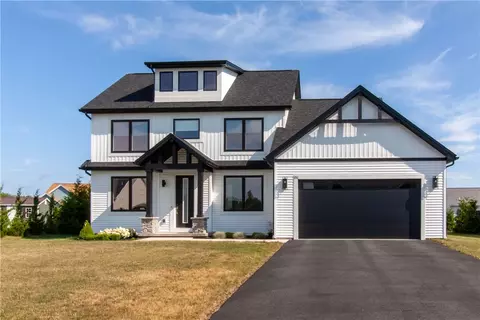 1511 Grand Mdws, Webster, NY 14580