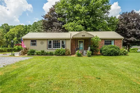 1209 Johnson Rd, Palmyra, NY 14522