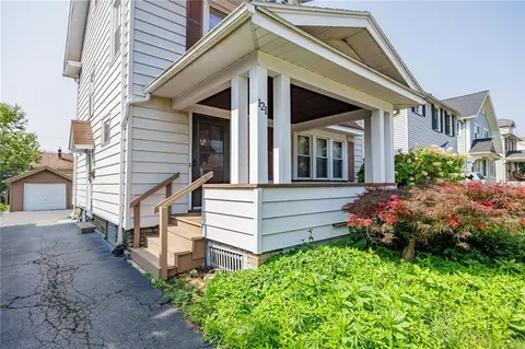 121 Harwick Rd, Irondequoit, NY 14609 photo 4