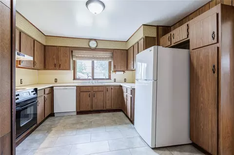 121 Harwick Rd, Irondequoit, NY 14609 photo 17