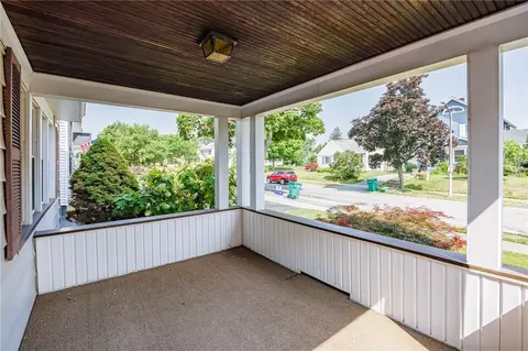 121 Harwick Rd, Irondequoit, NY 14609 photo 5