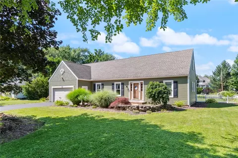 49 Timberline Dr, Penfield, NY 14526