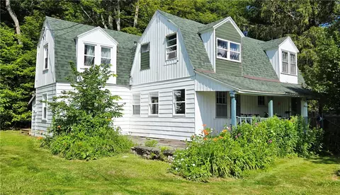 49 Lake St, Stamford, NY 12167