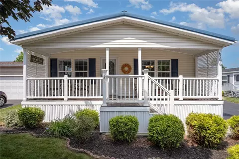 6296 Murphy Dr, Victor, NY 14564