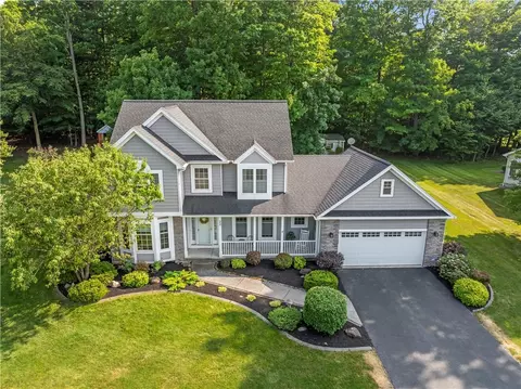 22 Jewelberry Dr, Webster, NY 14580