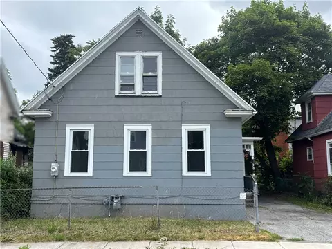 38 Cedar St, Rochester, NY 14611