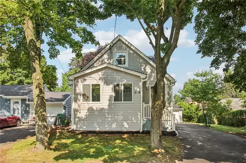 306 Clark Ave, Irondequoit, NY 14609
