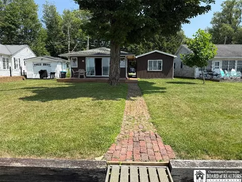141 Longview Ave, Ellicott, NY 14701
