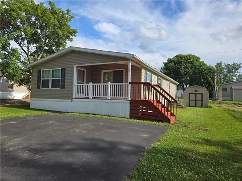 68 Hillside Dr, Avon, NY 14414