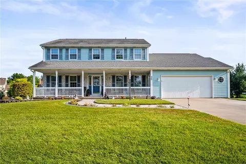 35 Silkwood Cir, Spencerport, NY 14559