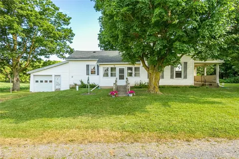 1116 Rochester St, Lima, NY 14485