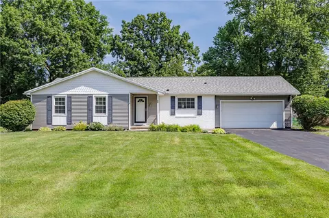24 Battle Green Dr, Chili, NY 14624