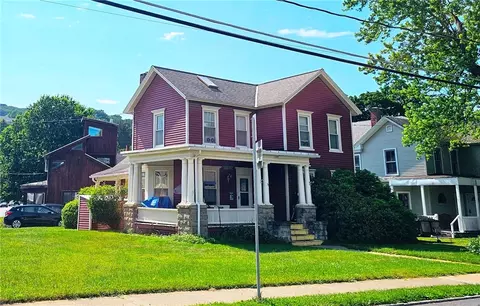 35 Church St, Oneonta, NY 13820