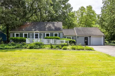 139 Crescent Rd, Perinton, NY 14450