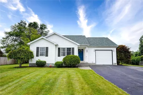 2012 Rainbow Ln, Lima, NY 14485